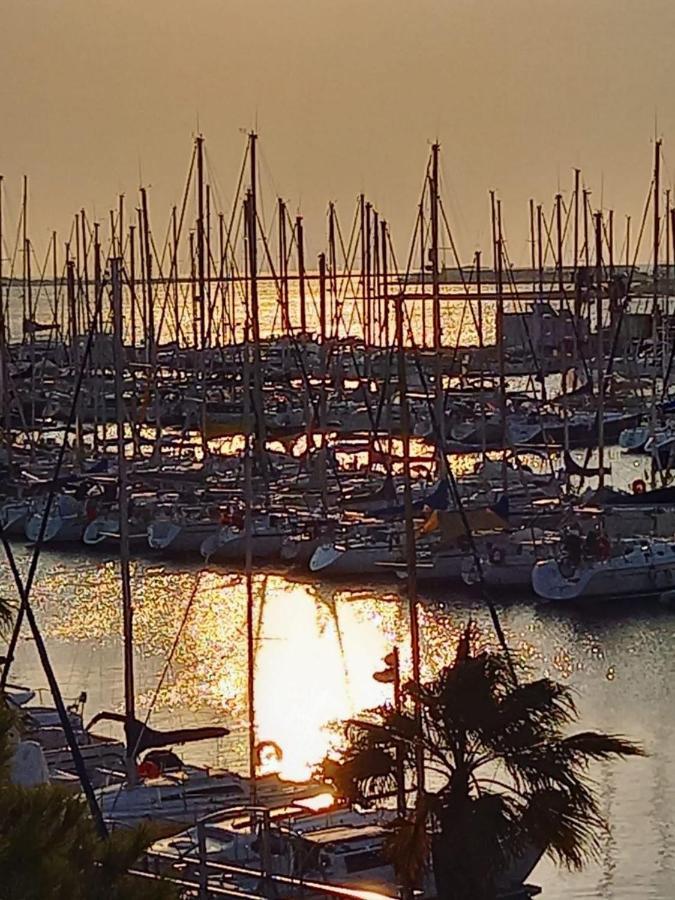 Le Clin D'Oeil Sur Le Port. Gruissan Exterior foto